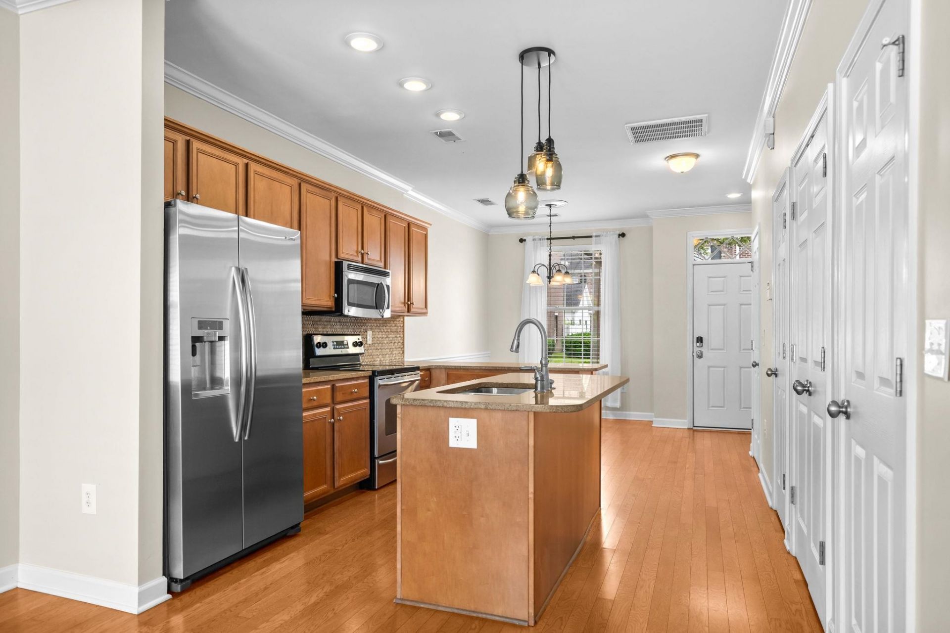 3560 Alexandria Ave. Photo 16