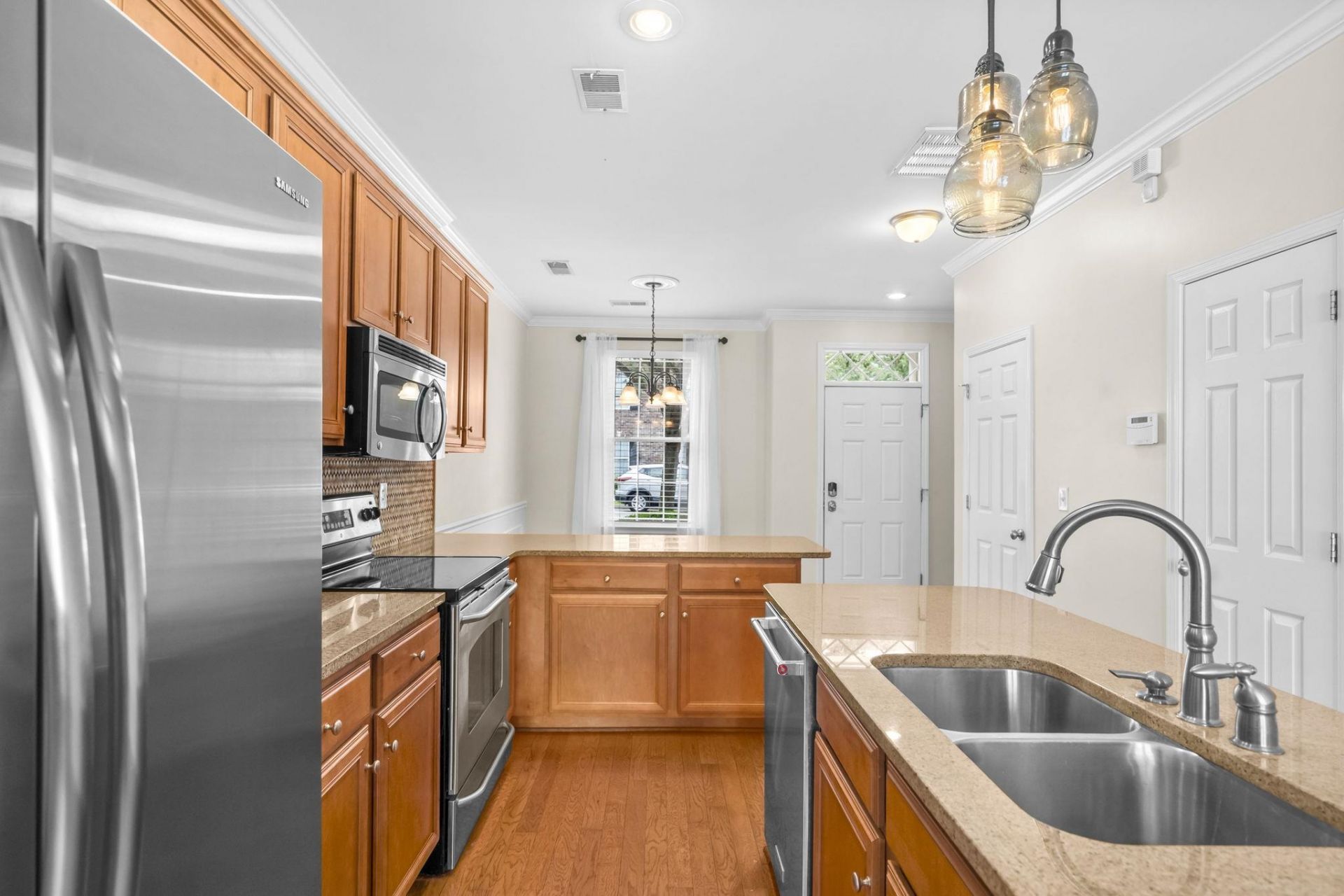 3560 Alexandria Ave. Photo 18