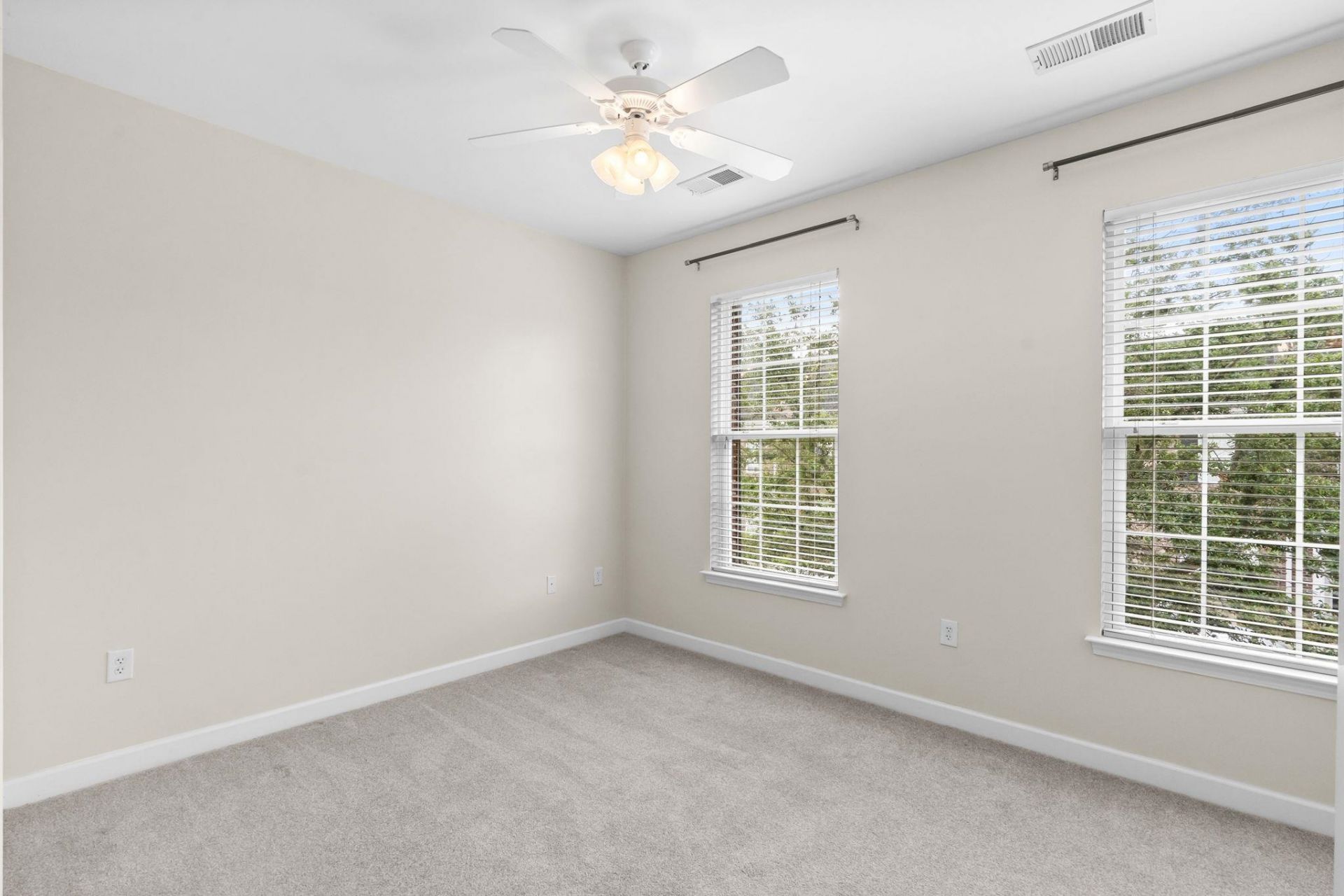 3560 Alexandria Ave. Photo 22