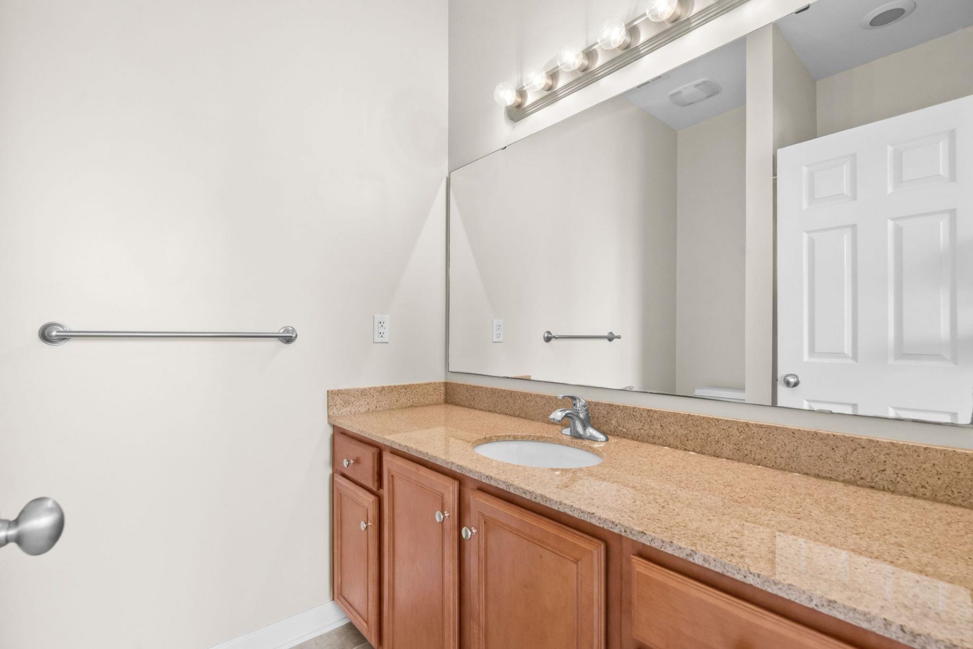 3560 Alexandria Ave. Photo 28