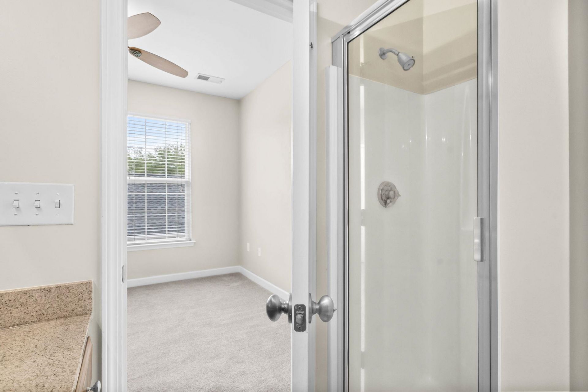 3560 Alexandria Ave. Photo 29