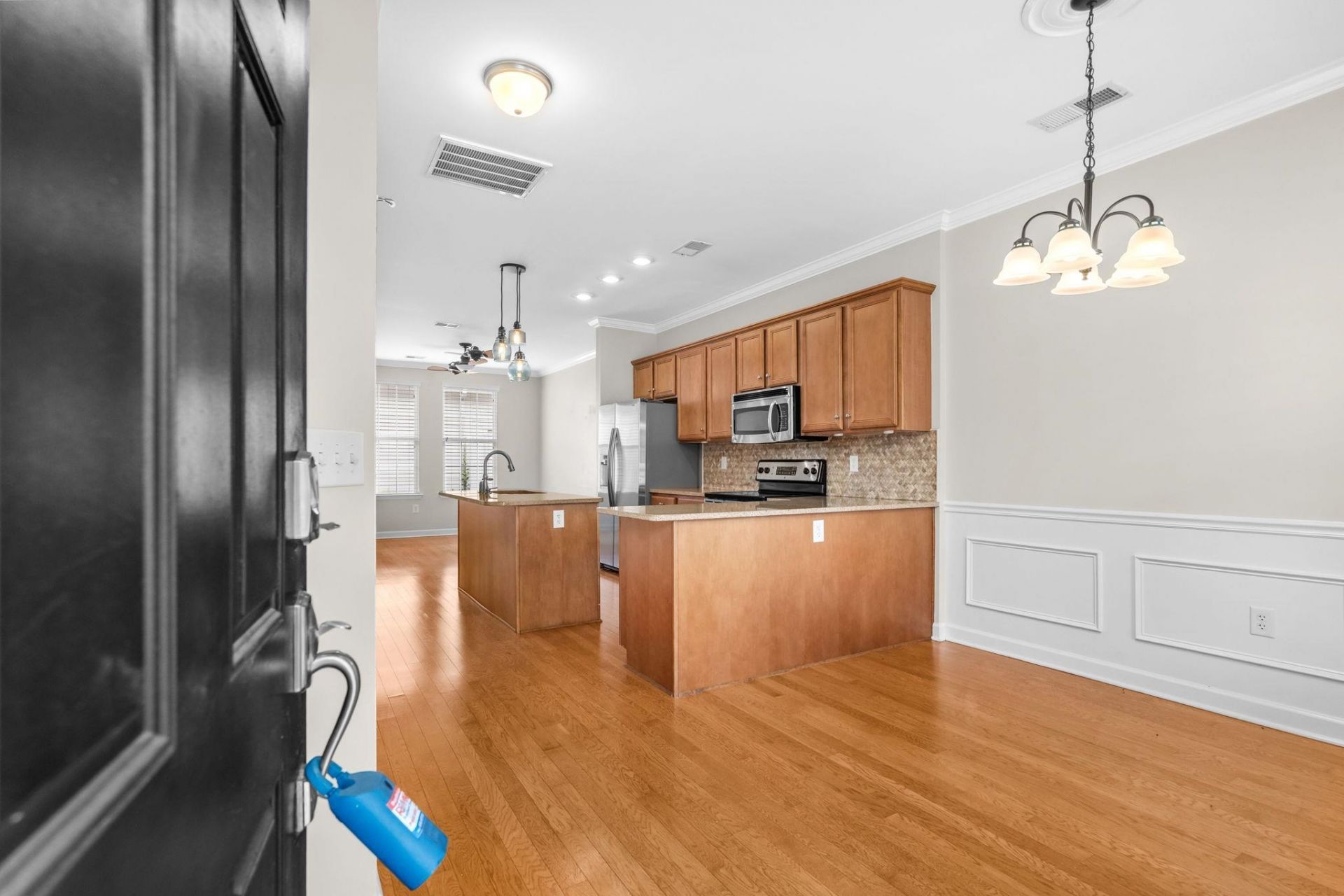 3560 Alexandria Ave. Photo 7