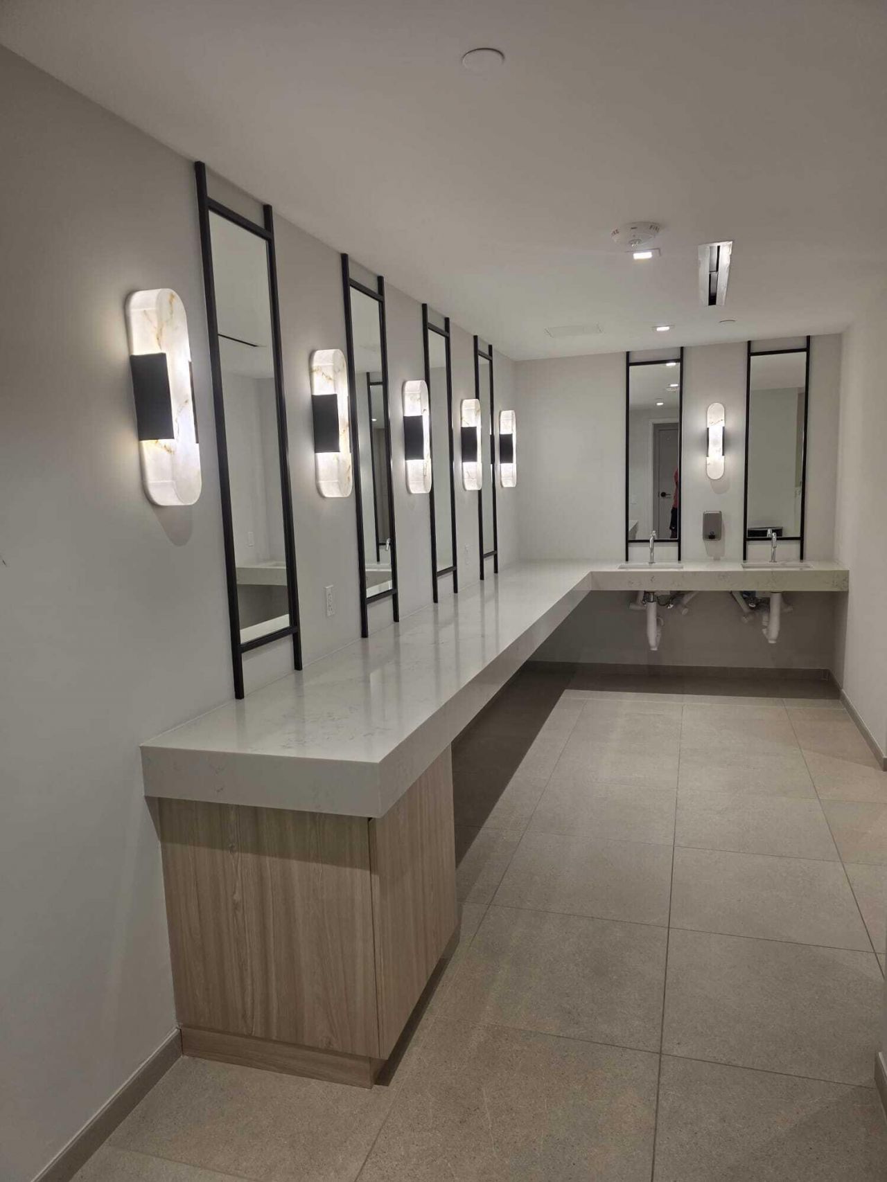 225 N Miami Avenue, Unit 910, Miami, FL 33128 Photo