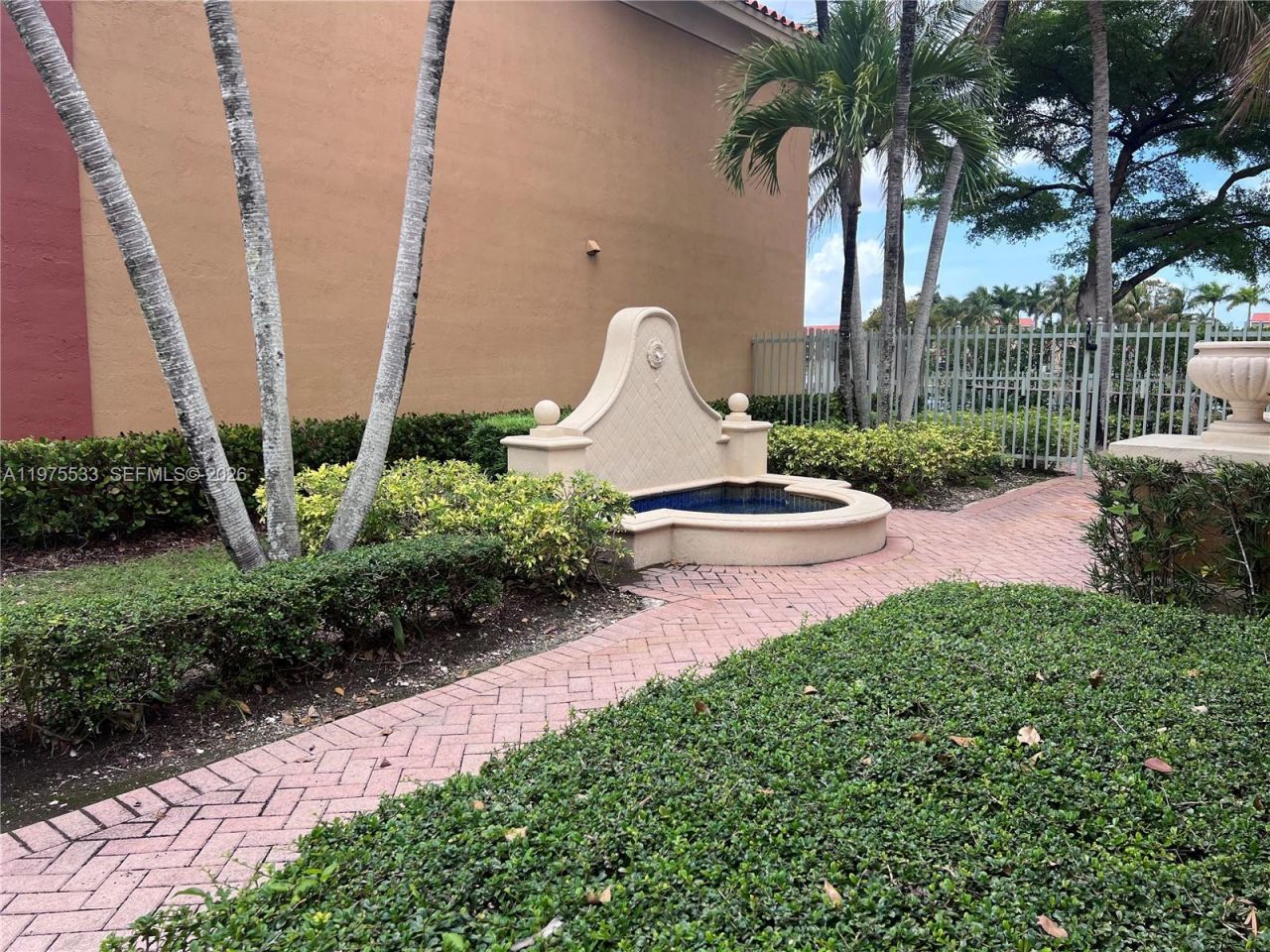 6104 NW 114th Pl, Unit 213, Doral, FL 33178 Photo