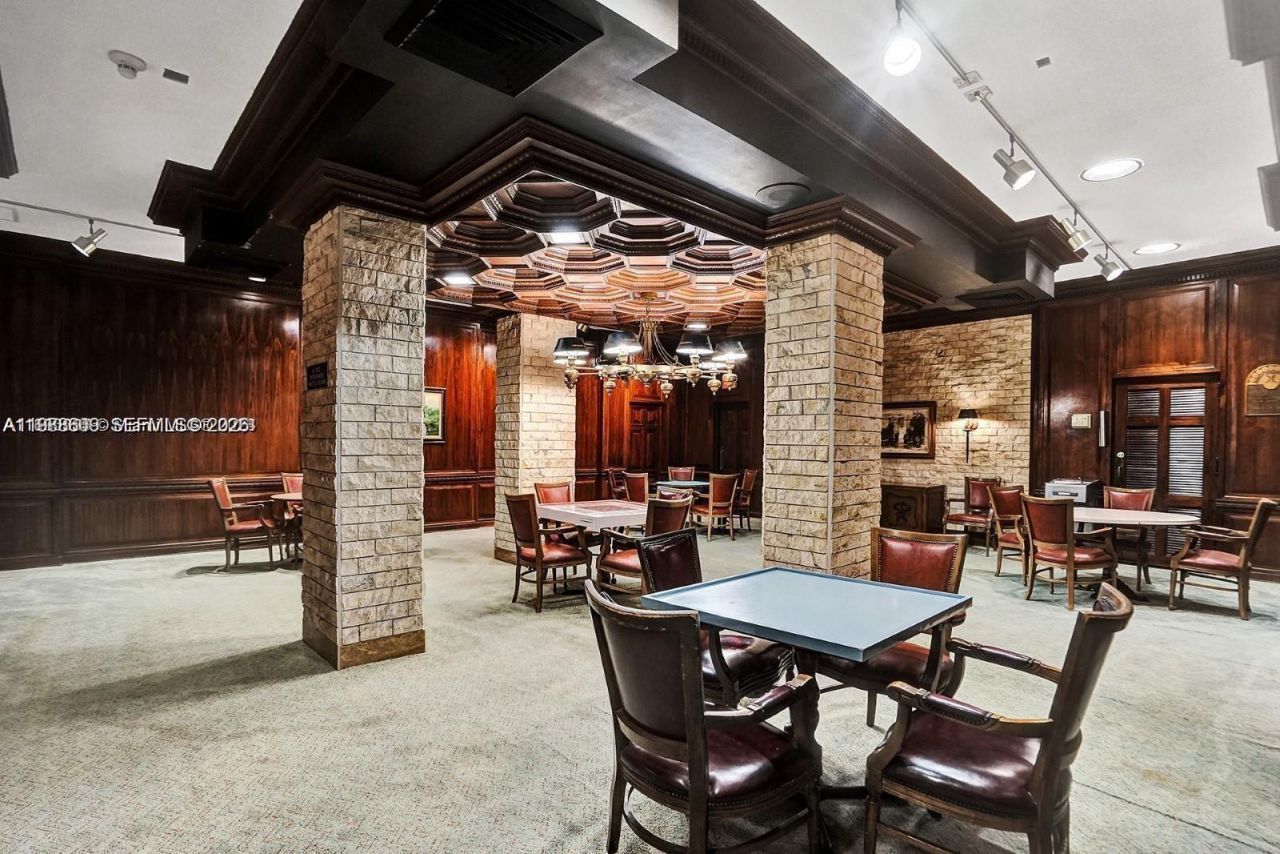 6039 Collins Ave , Unit 1710, Miami Beach, FL 33140 Photo