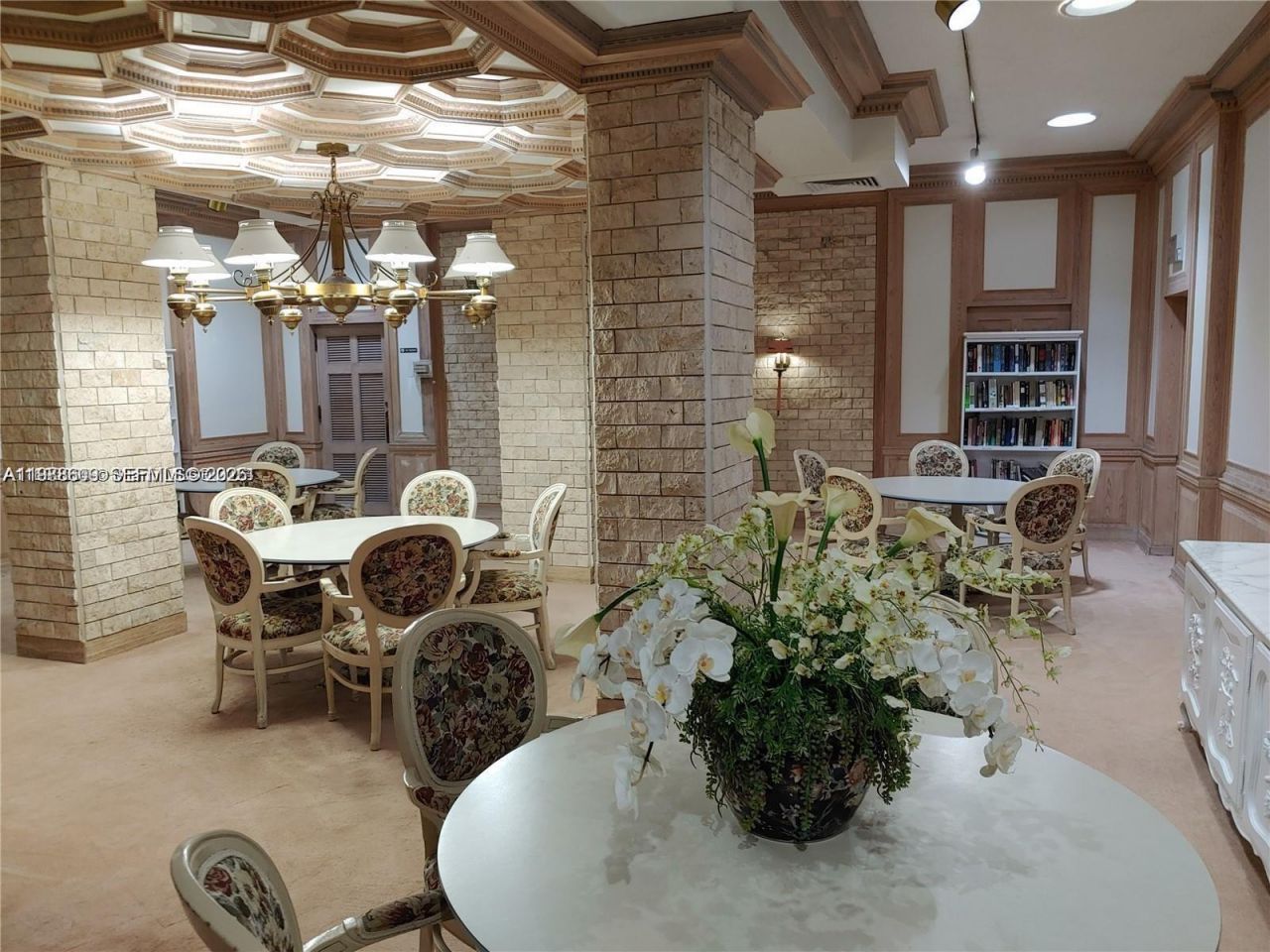 6039 Collins Ave , Unit 1710, Miami Beach, FL 33140 Photo