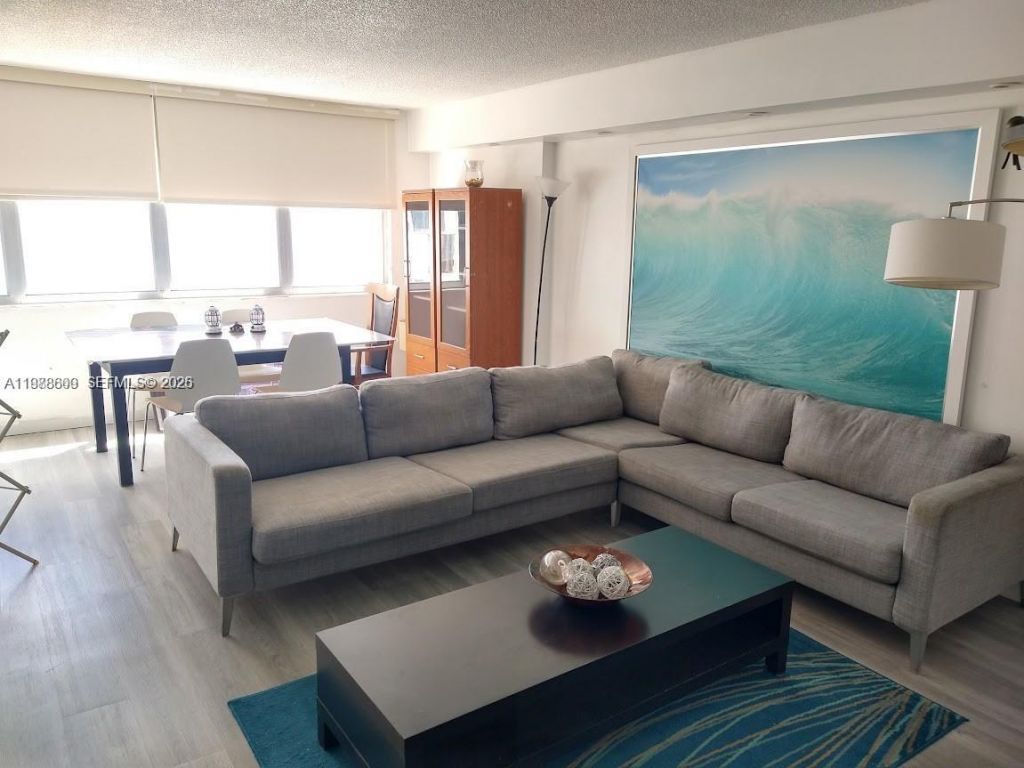 6039 Collins Ave , Unit 1710, Miami Beach, FL 33140 Photo