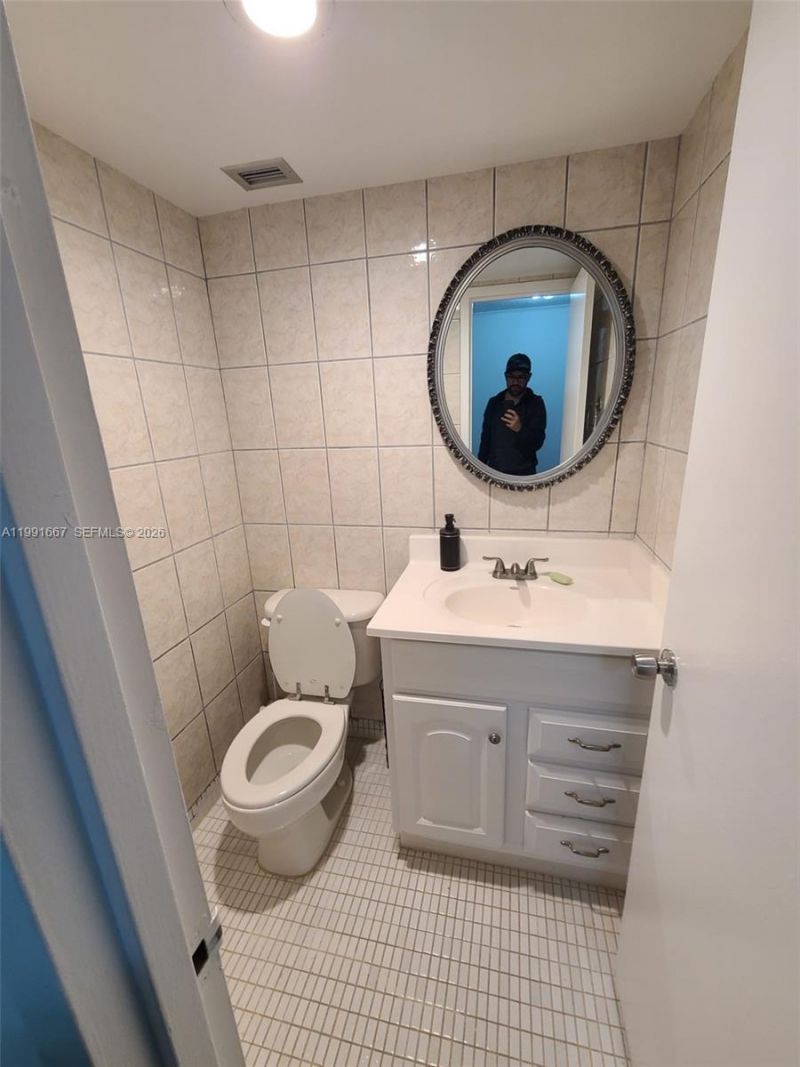 17570 Atlantic Blvd , Unit 501, Sunny Isles Beach, FL 33160 Photo