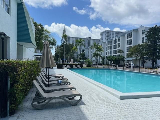 17570 Atlantic Blvd , Unit 501, Sunny Isles Beach, FL 33160 Photo