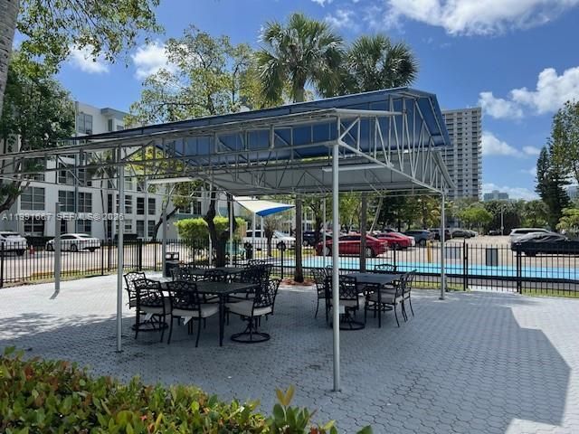 17570 Atlantic Blvd , Unit 501, Sunny Isles Beach, FL 33160 Photo