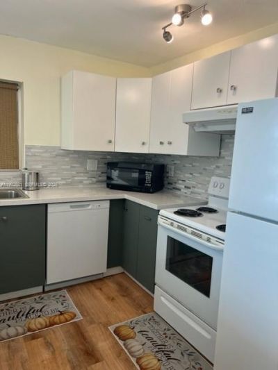 7900 Tatum Waterway Dr , Unit 503, Miami Beach, FL 33141 Photo