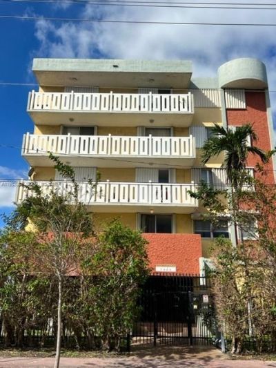 7900 Tatum Waterway Dr , Unit 503, Miami Beach, FL 33141 Photo