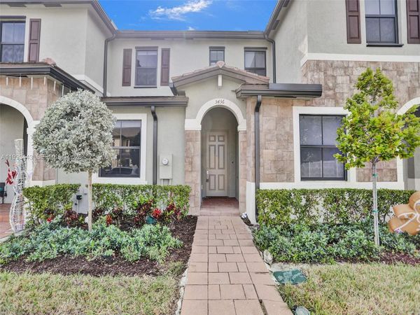 3436 W 111th Pl , Hialeah, FL 33018