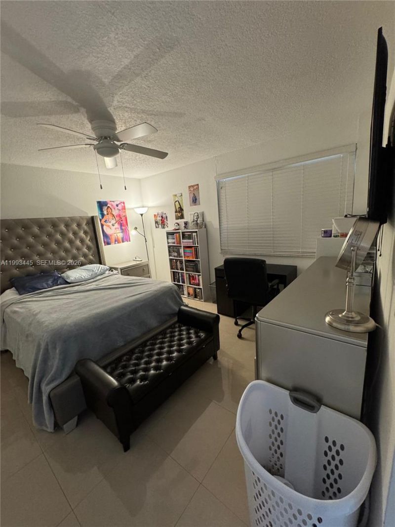 6960 Miami Gardens Dr, Unit 2-516, Hialeah, FL 33015 Photo