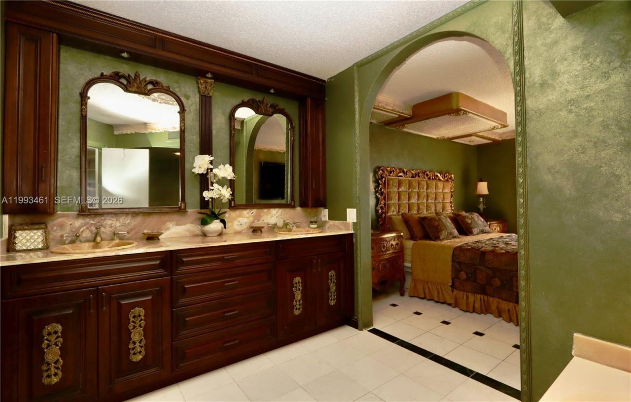 3530 Mystic Pointe Dr , Unit 2915, Aventura, FL 33180 Photo