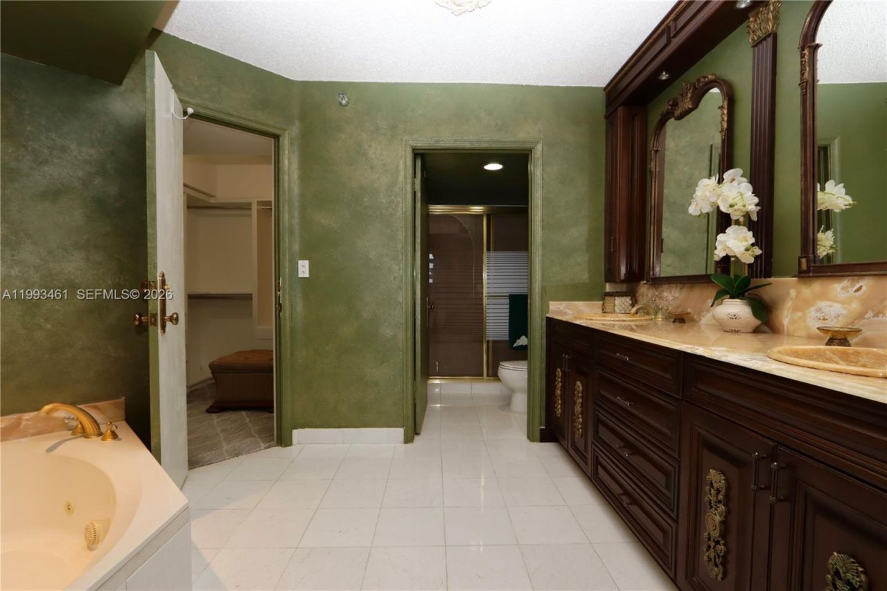 3530 Mystic Pointe Dr , Unit 2915, Aventura, FL 33180 Photo