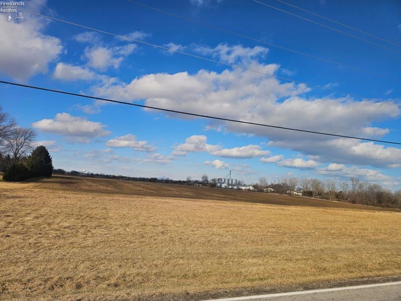 11499 W Portage River South Road, Oak Harbor, OH 43449 Photo 3