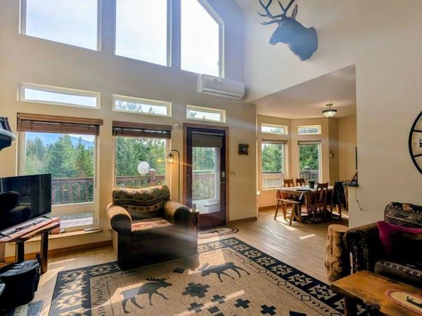 845 Cougar RD , Naples, ID 83847