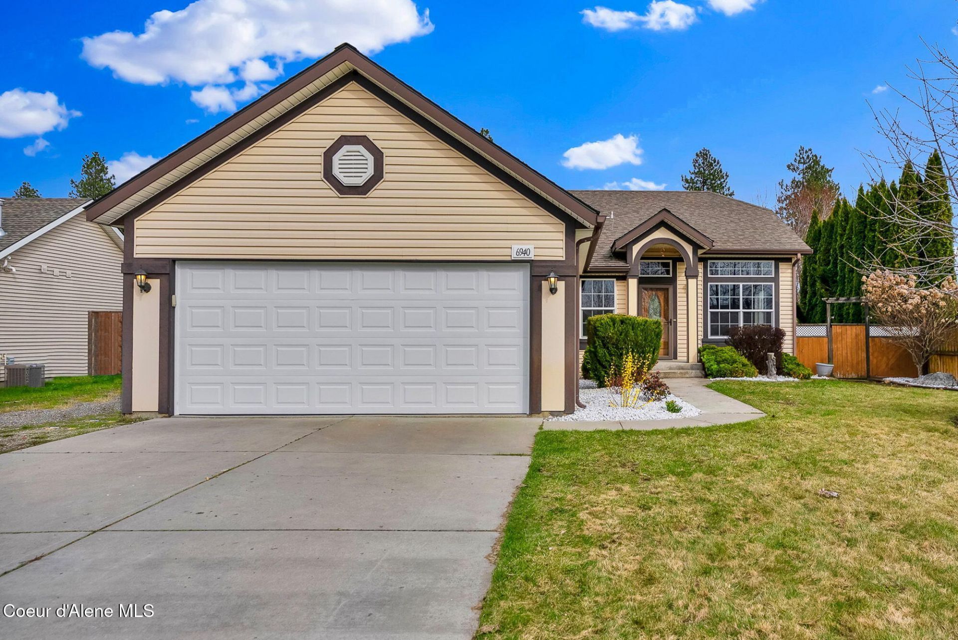 6940 N EPERIVER LN  primary photo