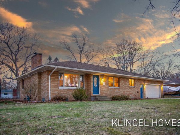 15516 Pruin Street, Spring Lake, MI 49456