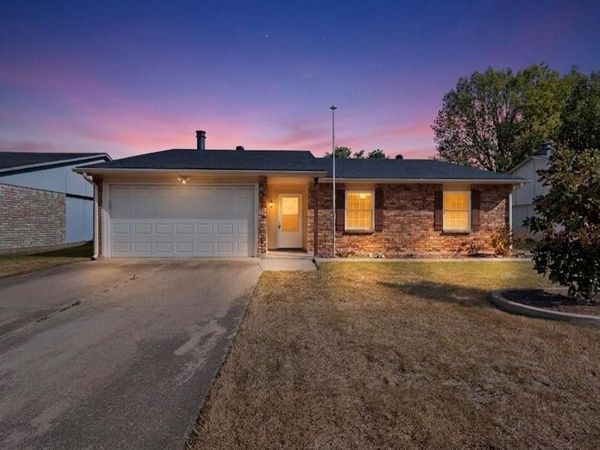 1010 California Trail, Grand Prairie, TX 75052