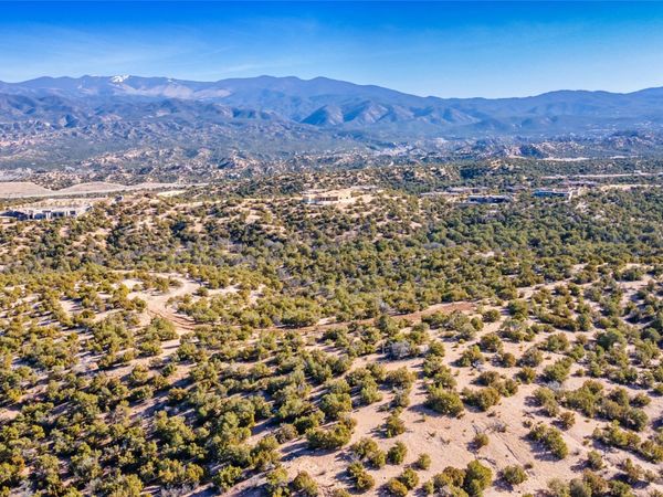126 Sendero Encanto, Santa Fe, NM 87506