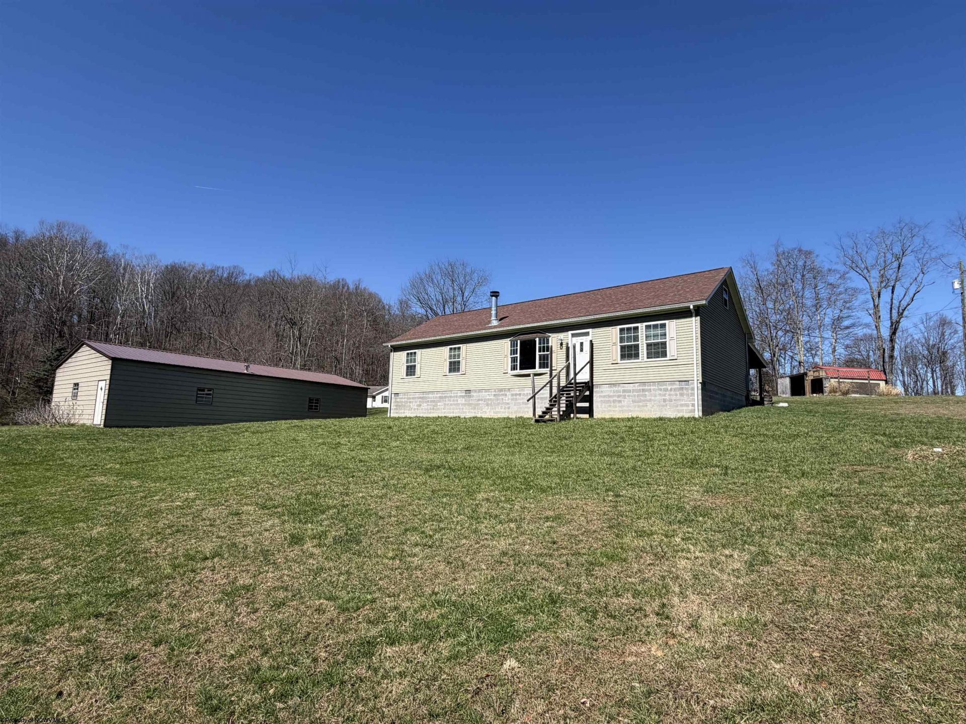 27 Edinburgh Lane, Rivesville, WV 26588 Main Photo