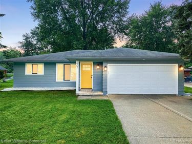 1907 Kirkton Drive , Troy, MI 48083