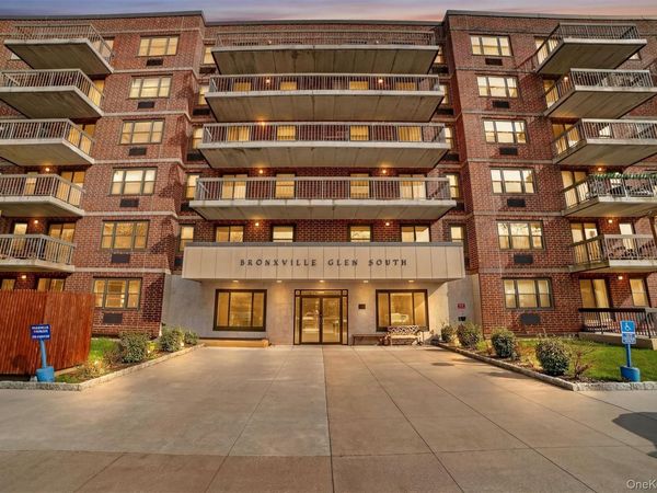 1376 Midland Ave, Unit 810, Bronxville, NY 10708