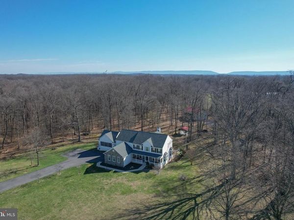 140 PARLIAMENT WAY , CHARLES TOWN, WV 25414