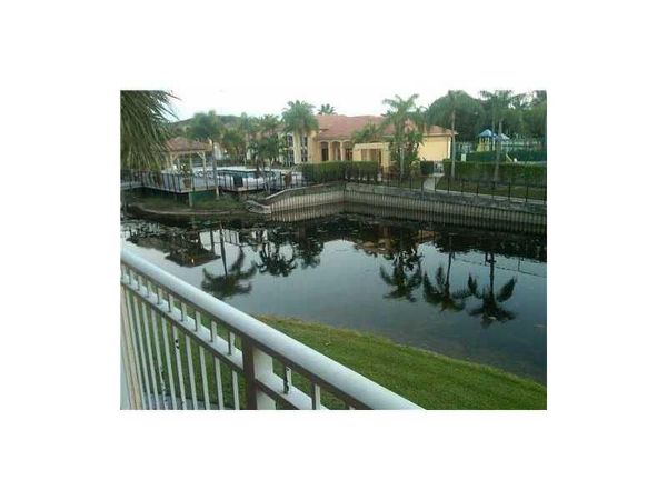 9640 NW 2 Street, Unit 208, Pembroke Pines, FL 33024