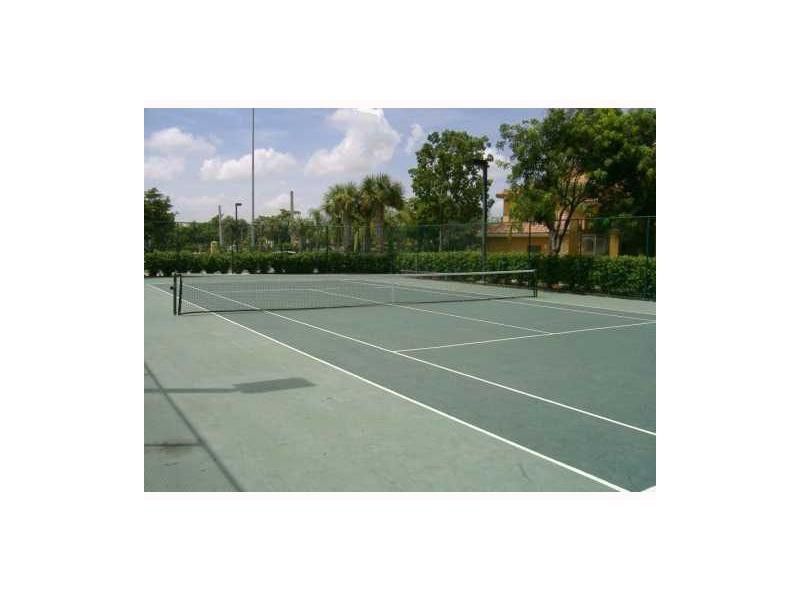 9640 NW 2 Street, Unit 208, Pembroke Pines, FL 33024 Photo