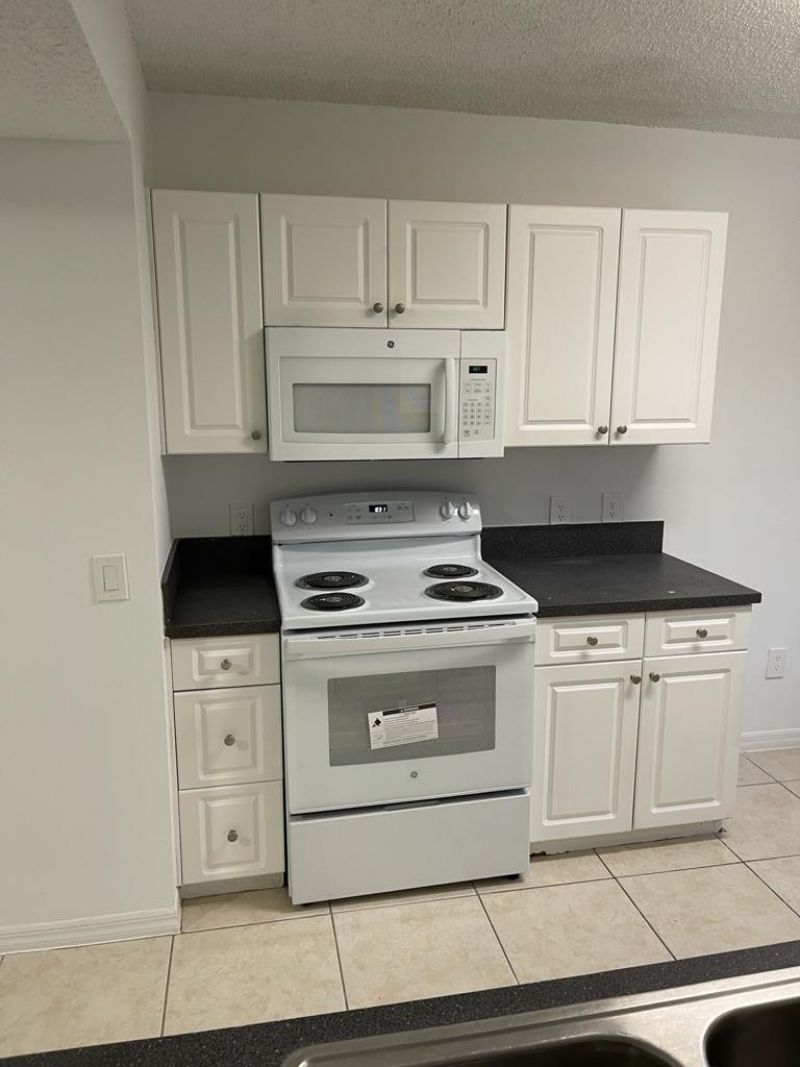 9640 NW 2 Street, Unit 208, Pembroke Pines, FL 33024 Photo