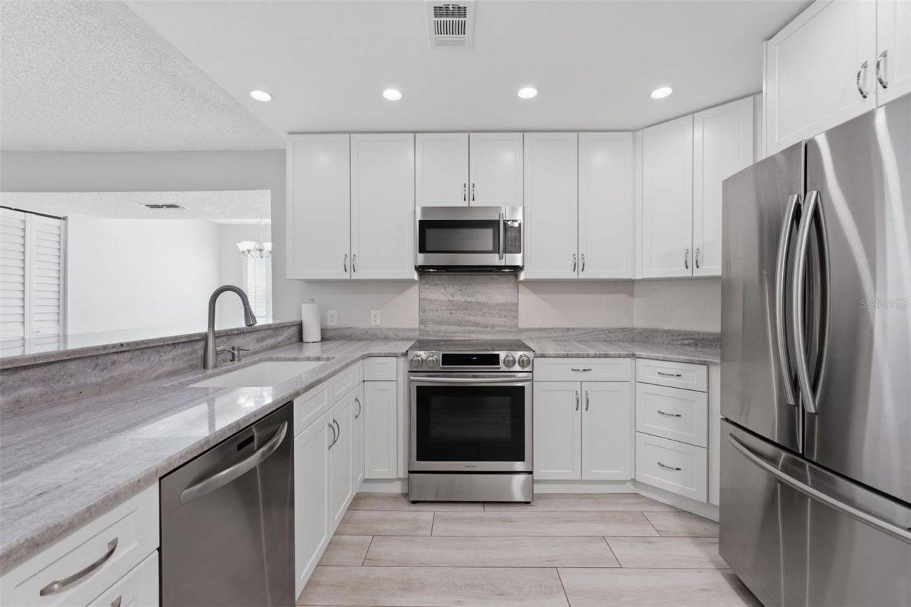 3001 58th Avenue S, Unit 1015, Saint Petersburg, FL 33712 Photo