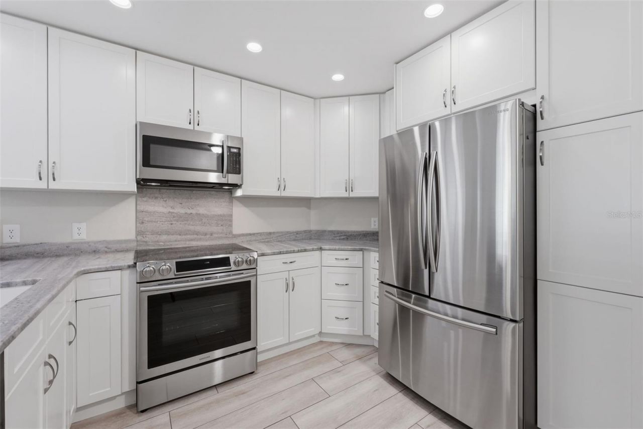 3001 58th Avenue S, Unit 1015, Saint Petersburg, FL 33712 Photo