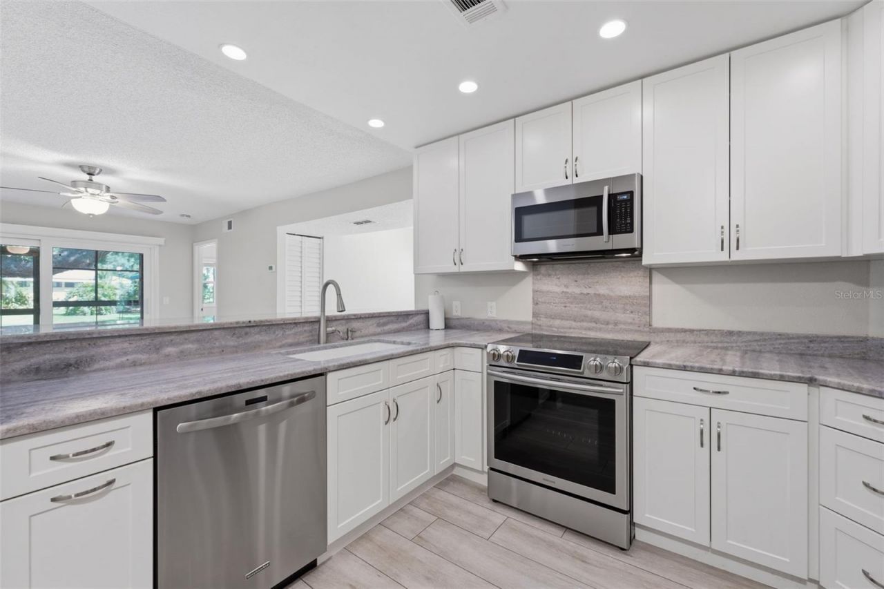 3001 58th Avenue S, Unit 1015, Saint Petersburg, FL 33712 Photo