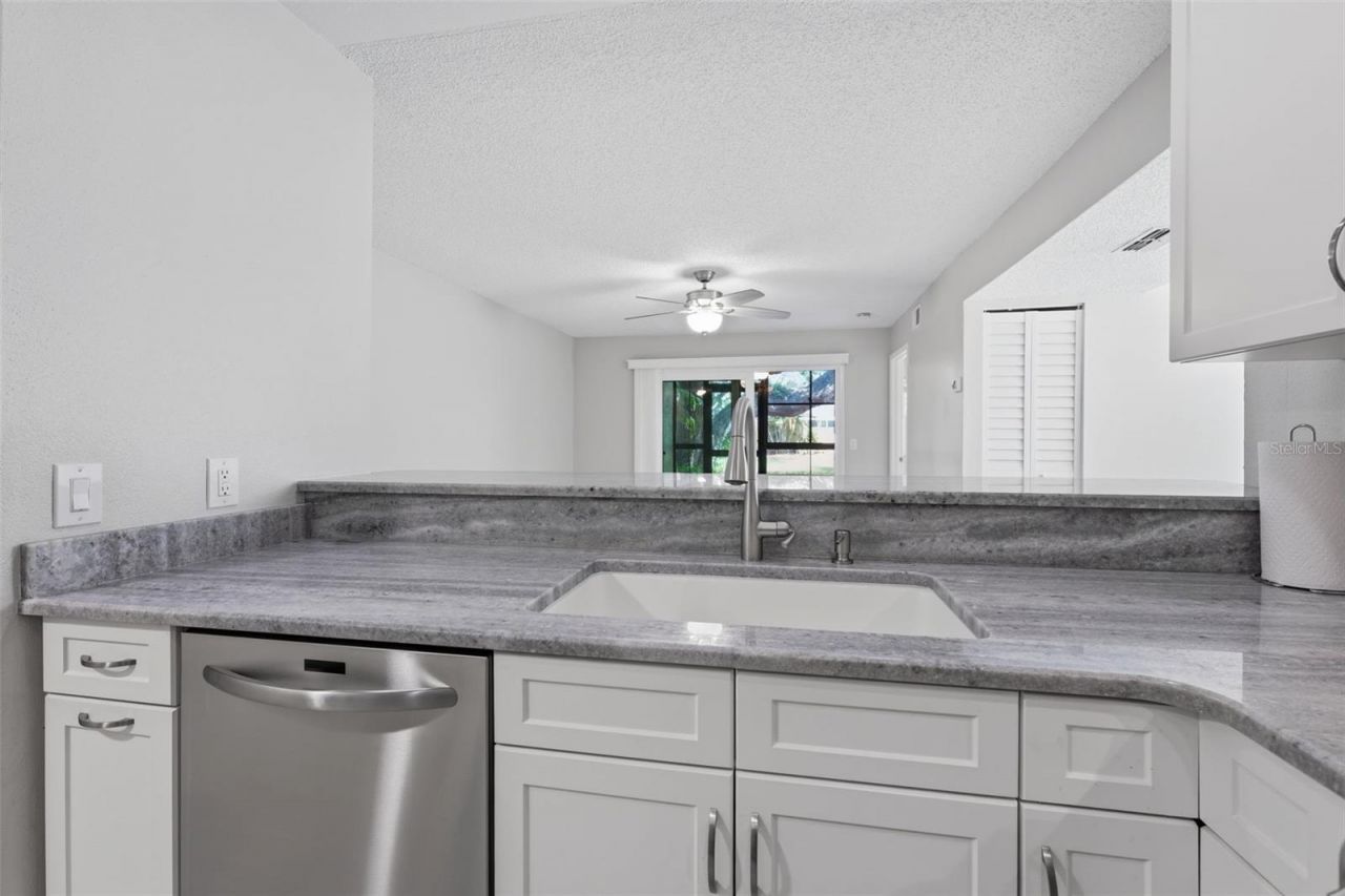3001 58th Avenue S, Unit 1015, Saint Petersburg, FL 33712 Photo