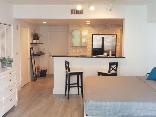 335 S Biscayne Blvd , Unit 1706, Miami, FL 33131