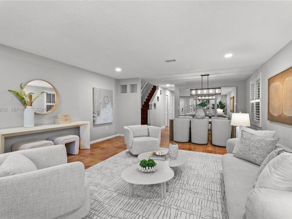 3274 Gifford Ln , Miami, FL 33133