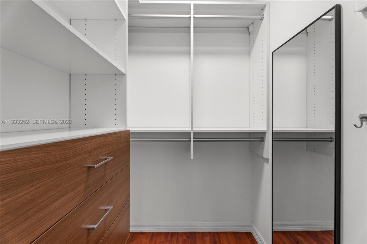 3274 Gifford Ln , Miami, FL 33133 Photo