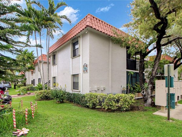 9730 Hammocks Blvd , Unit 203-28, Miami, FL 33196