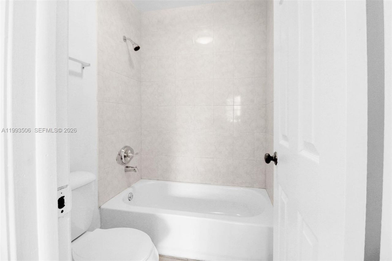 9730 Hammocks Blvd, Unit 203-28, Miami, FL 33196 Photo