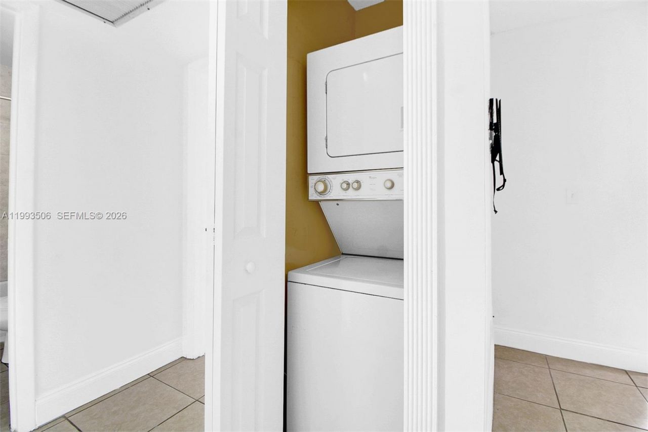 9730 Hammocks Blvd, Unit 203-28, Miami, FL 33196 Photo