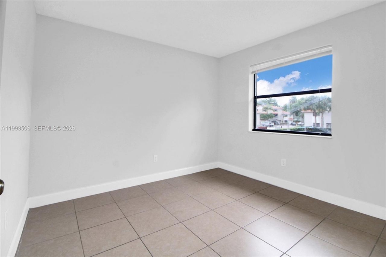 9730 Hammocks Blvd, Unit 203-28, Miami, FL 33196 Photo