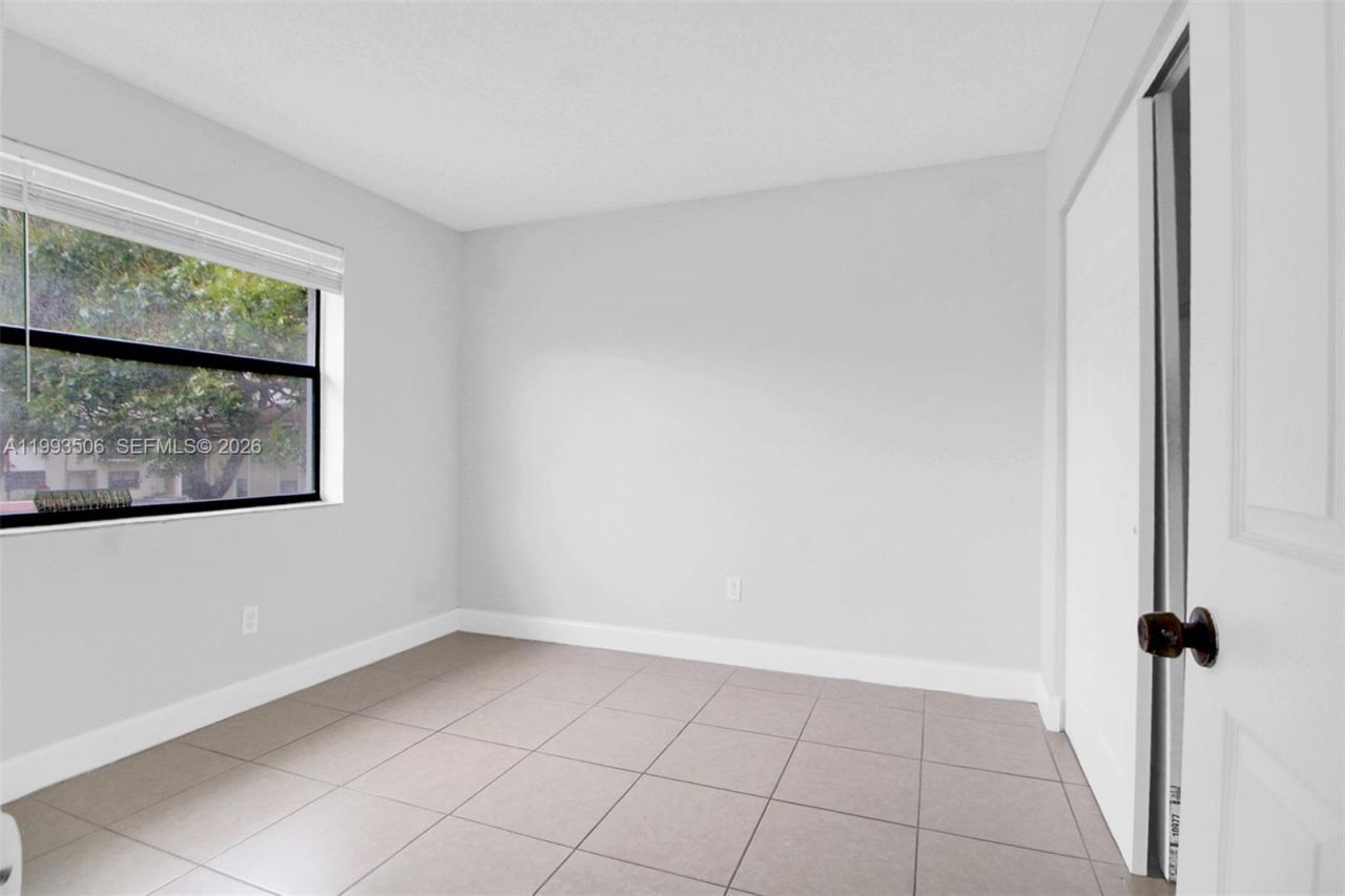 9730 Hammocks Blvd, Unit 203-28, Miami, FL 33196 Photo