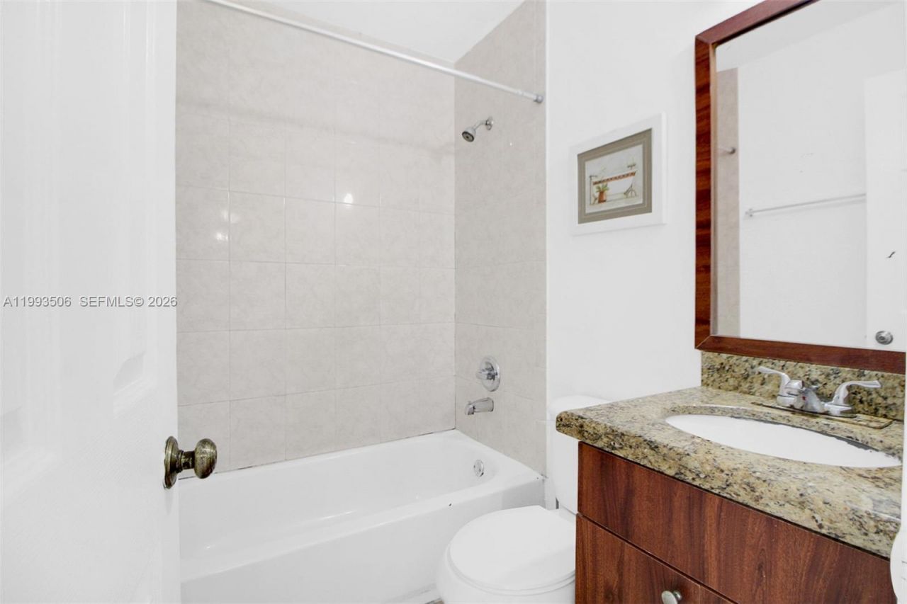 9730 Hammocks Blvd, Unit 203-28, Miami, FL 33196 Photo