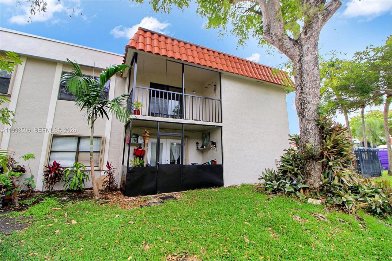 9730 Hammocks Blvd, Unit 203-28, Miami, FL 33196 Photo