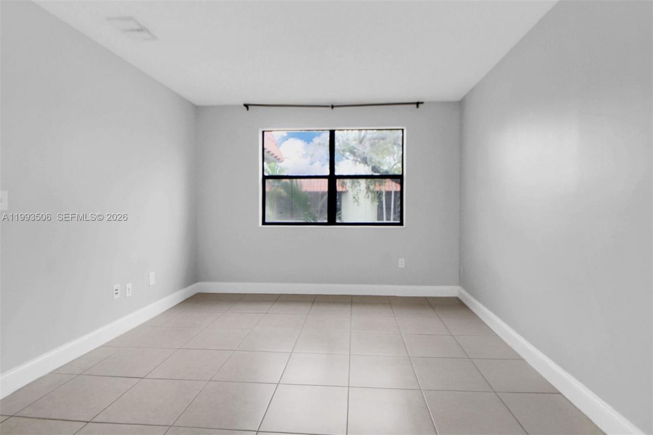9730 Hammocks Blvd, Unit 203-28, Miami, FL 33196 Photo