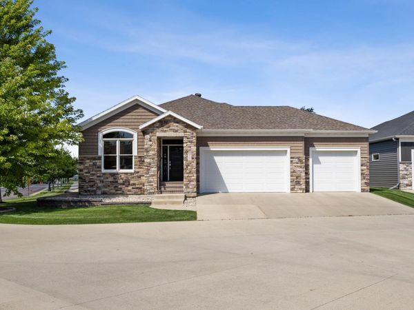 4245 Coventry Drive S, Fargo, ND 58104