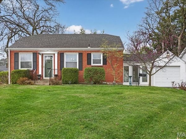 741 Club Lane , Kirkwood, MO 63122